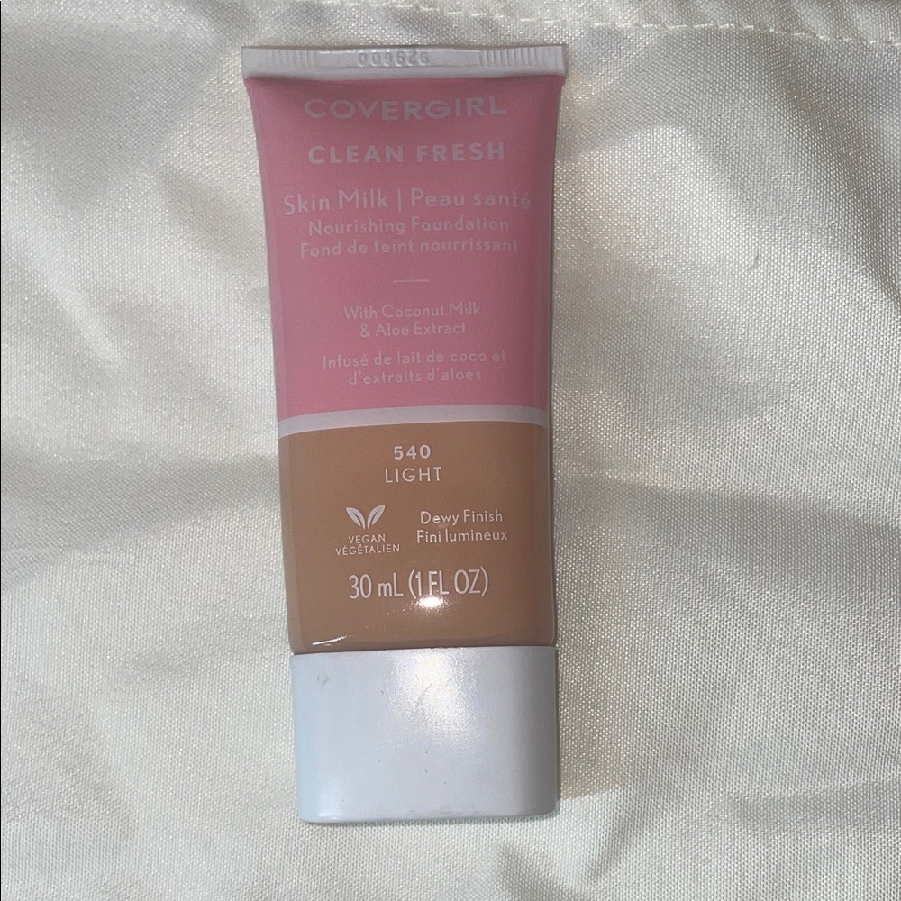 COVERGIRL Clean Fresh Skin Milk Foundation - Light